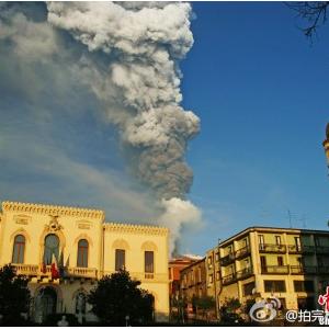 意大利埃特纳火山喷发